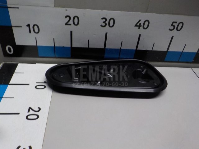 Заглушка панели двери