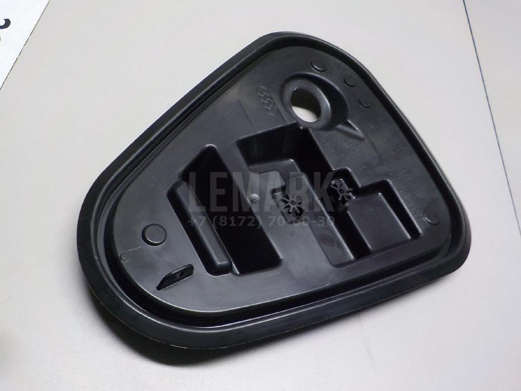 Заглушка панели двери