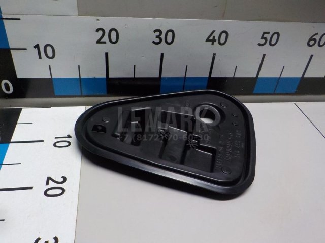 Заглушка панели двери