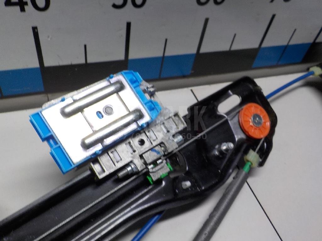 Стеклоподъемник электр. задний правый