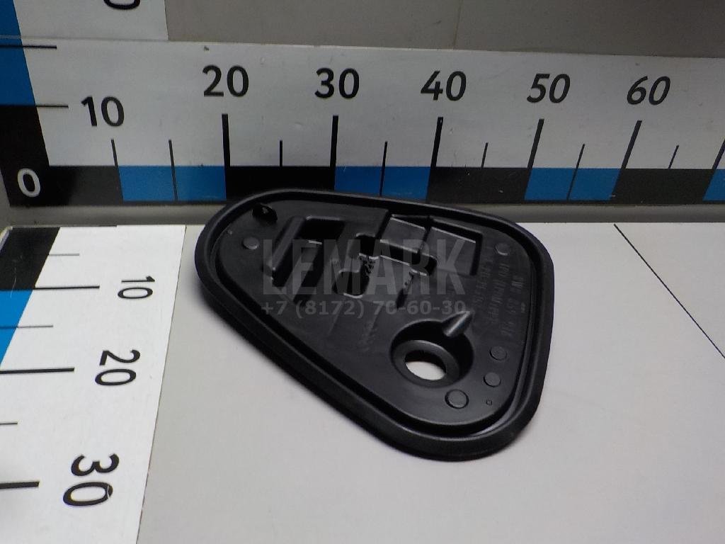 Заглушка панели двери