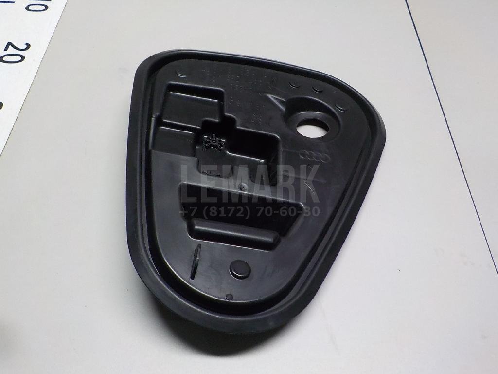 Заглушка панели двери