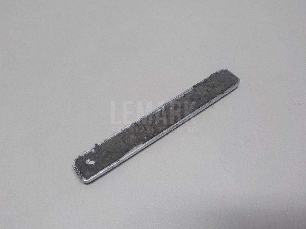 Эмблема на крышку багажника