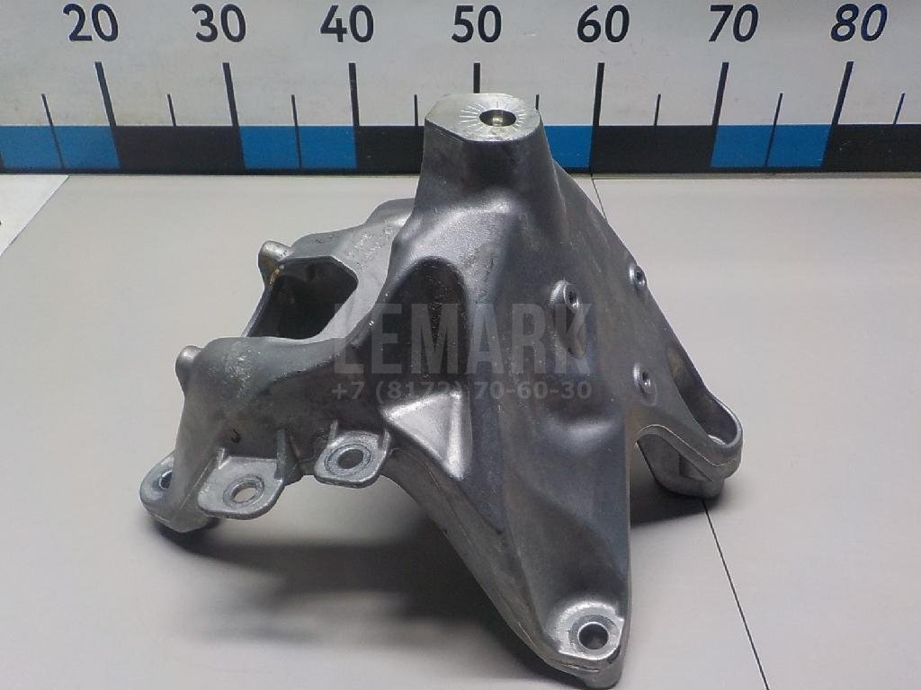 Кронштейн двигателя правый для  Audi A4 [B8] Allroad 2009-2015