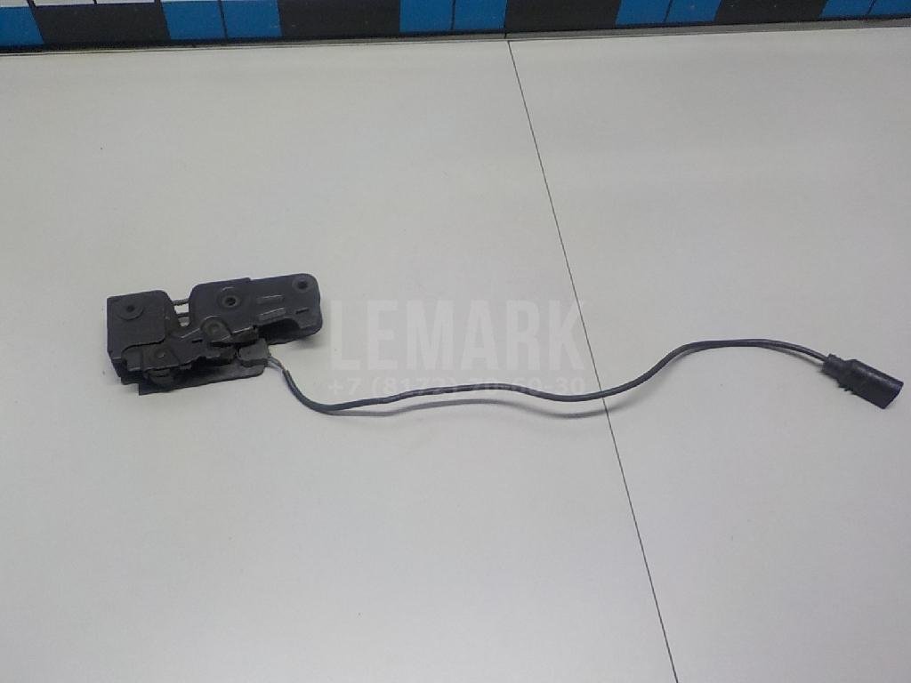 Замок капота