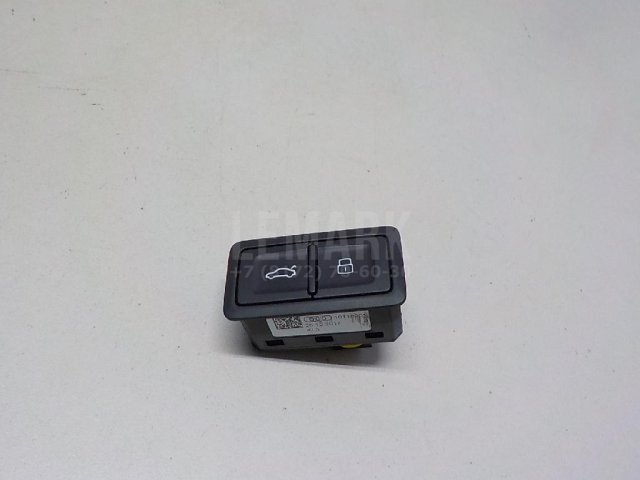 Кнопка закрывания багажника