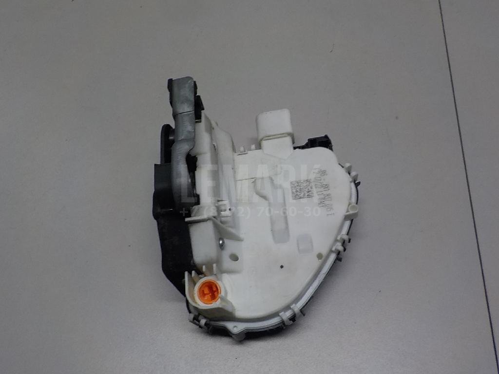 Замок двери передней левой