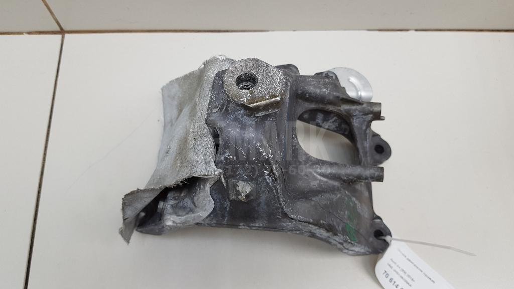 Кронштейн двигателя правый