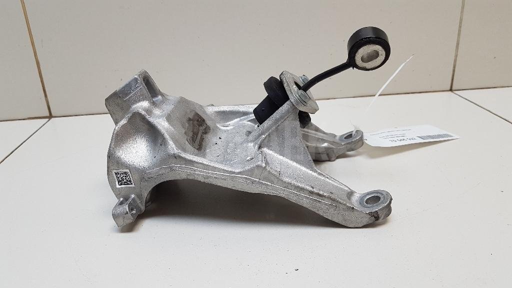 Кронштейн двигателя правый