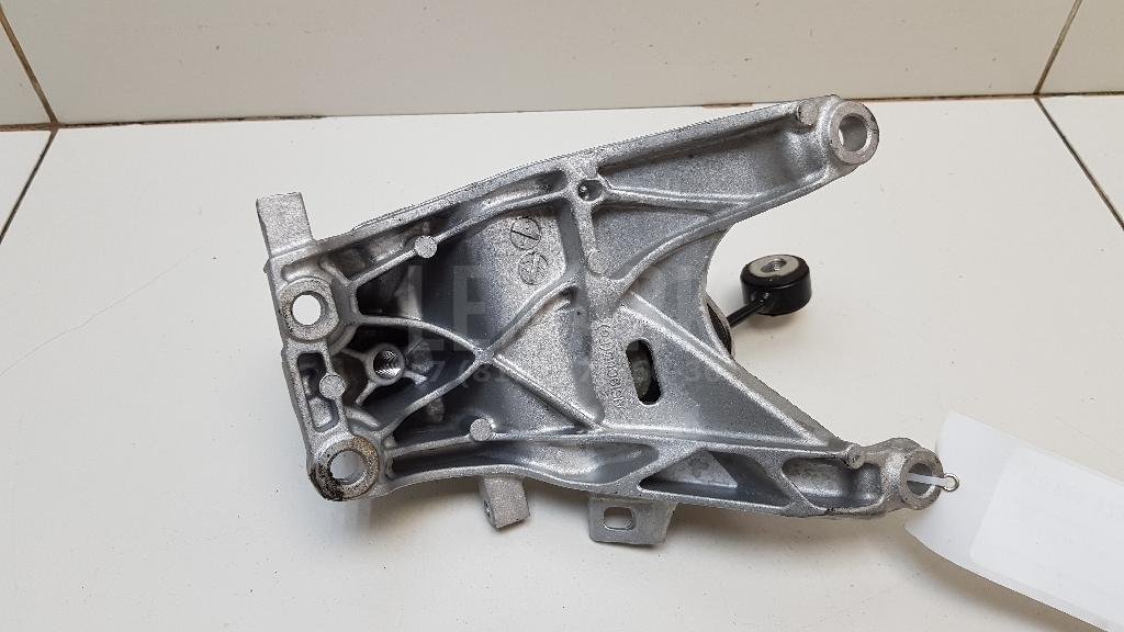 Кронштейн двигателя правый