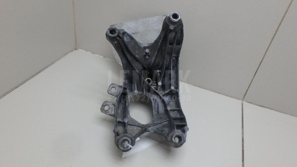 Кронштейн двигателя правый для  Audi 80/90 [B3] 1986-1991