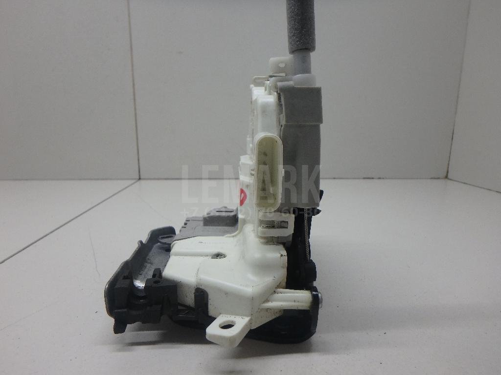 Замок двери задней правой