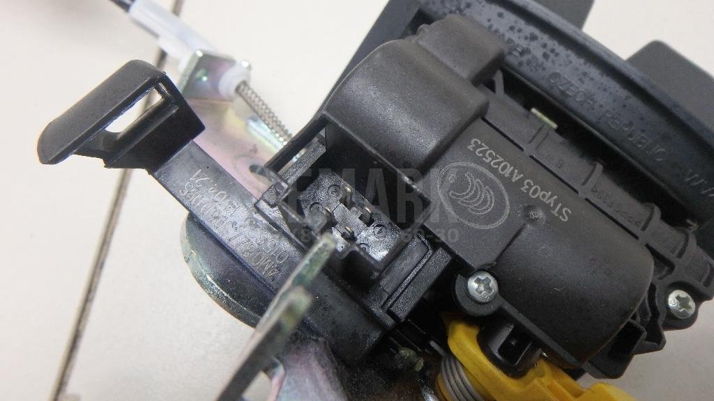 Замок багажника