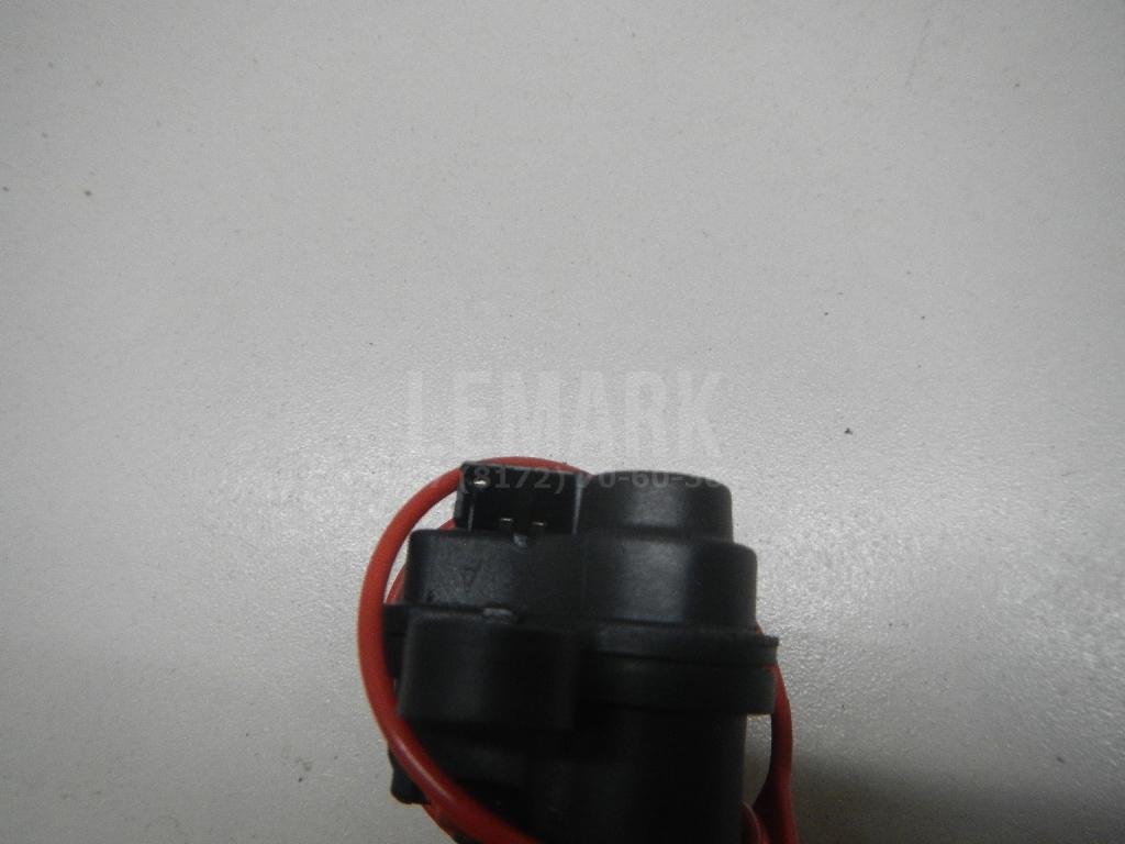 Активатор замка крышки бензобака