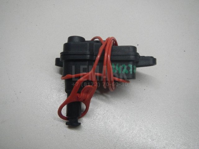 Активатор замка крышки бензобака