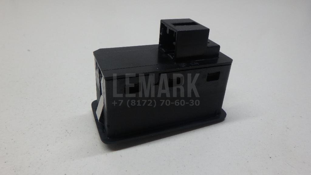 Кнопка закрывания багажника