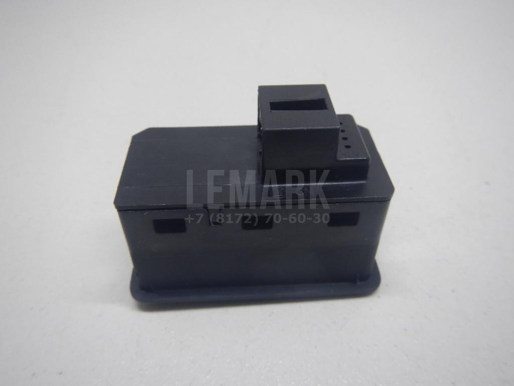 Кнопка закрывания багажника