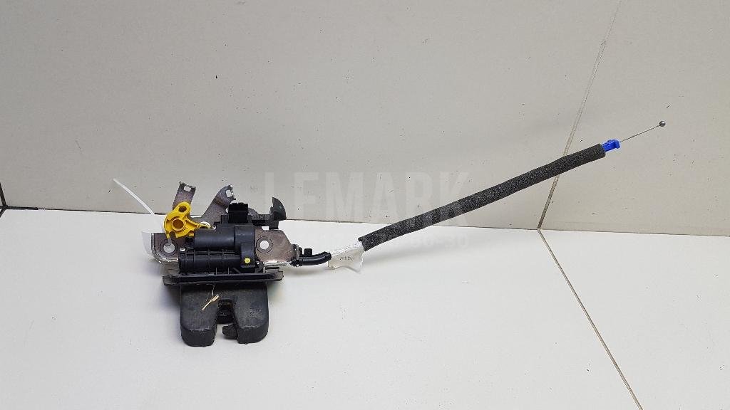 Замок багажника