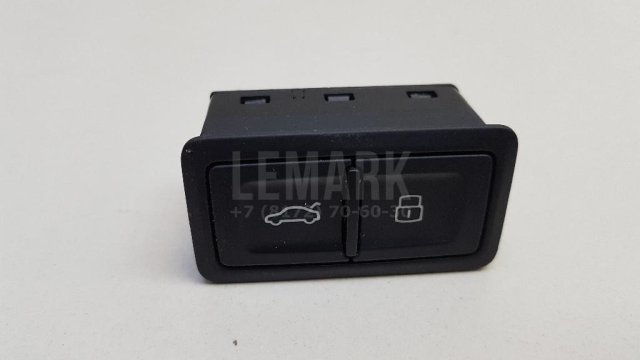 Кнопка закрывания багажника