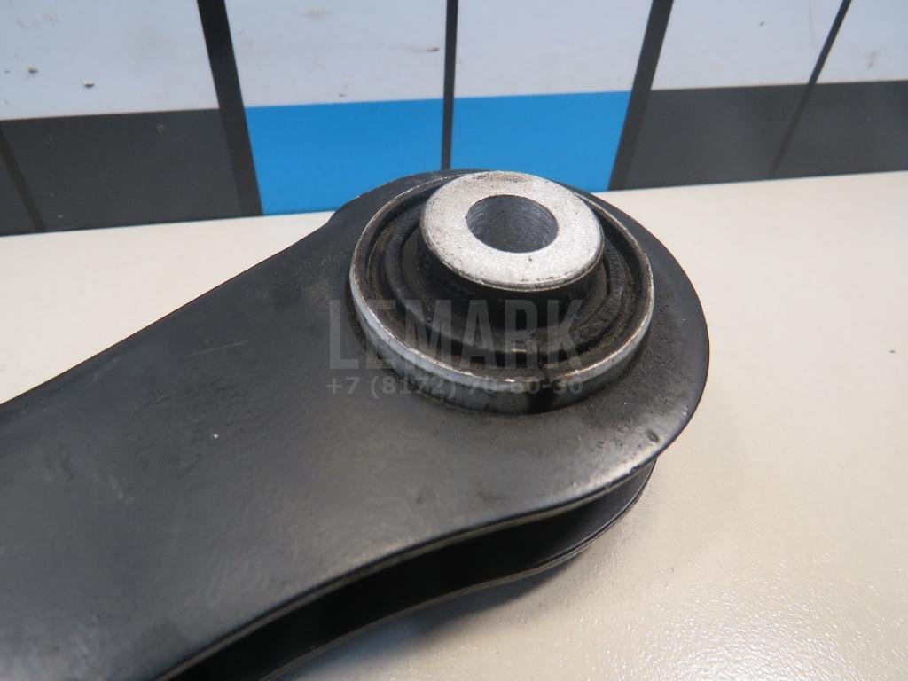 Рычаг задний верхний левый