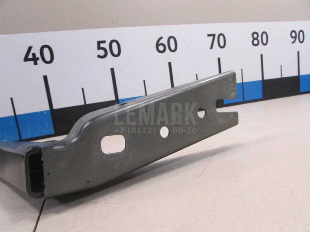 Петля крышки багажника