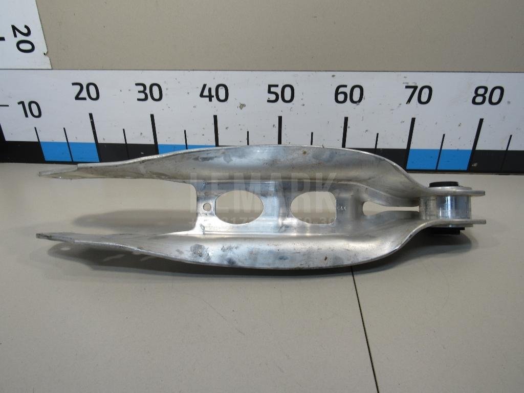 Рычаг задний поперечный