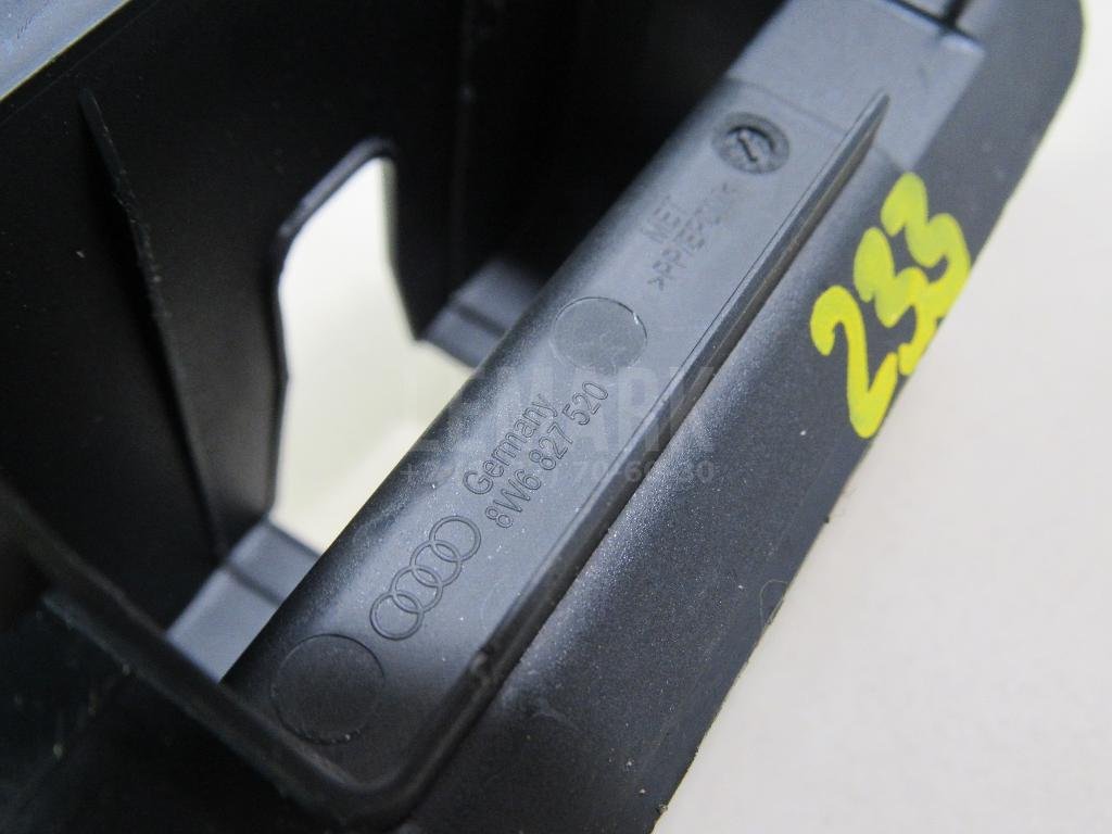 Кожух замка багажника