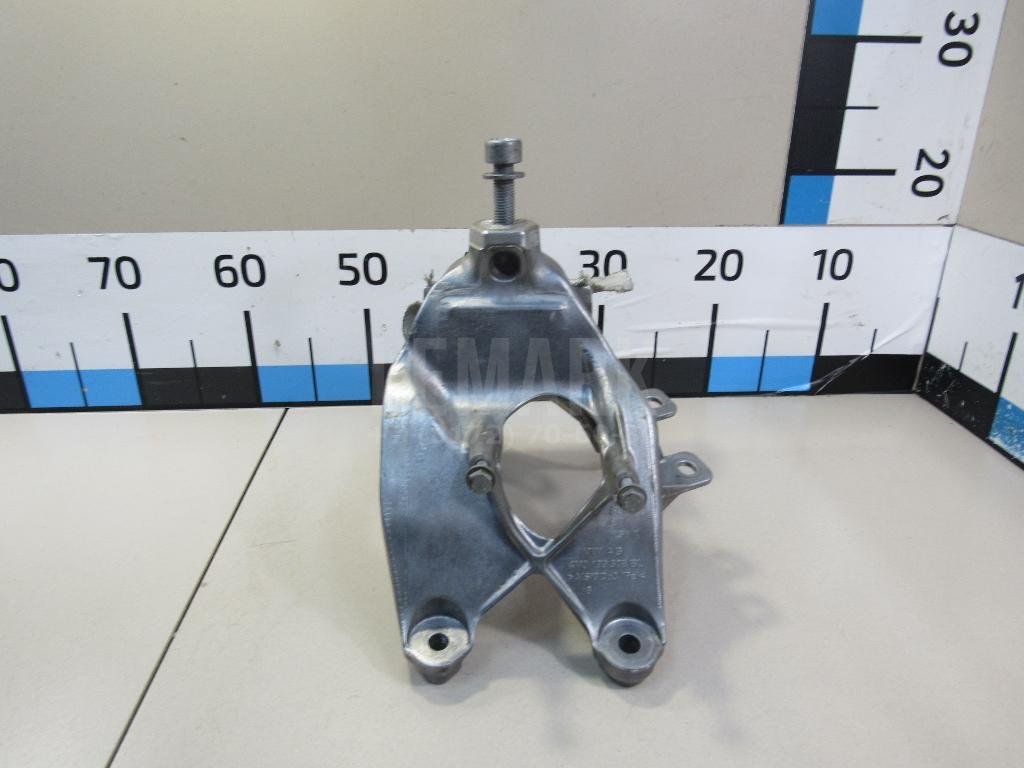 Кронштейн двигателя правый для  Audi A3 [8P1] 2003-2013