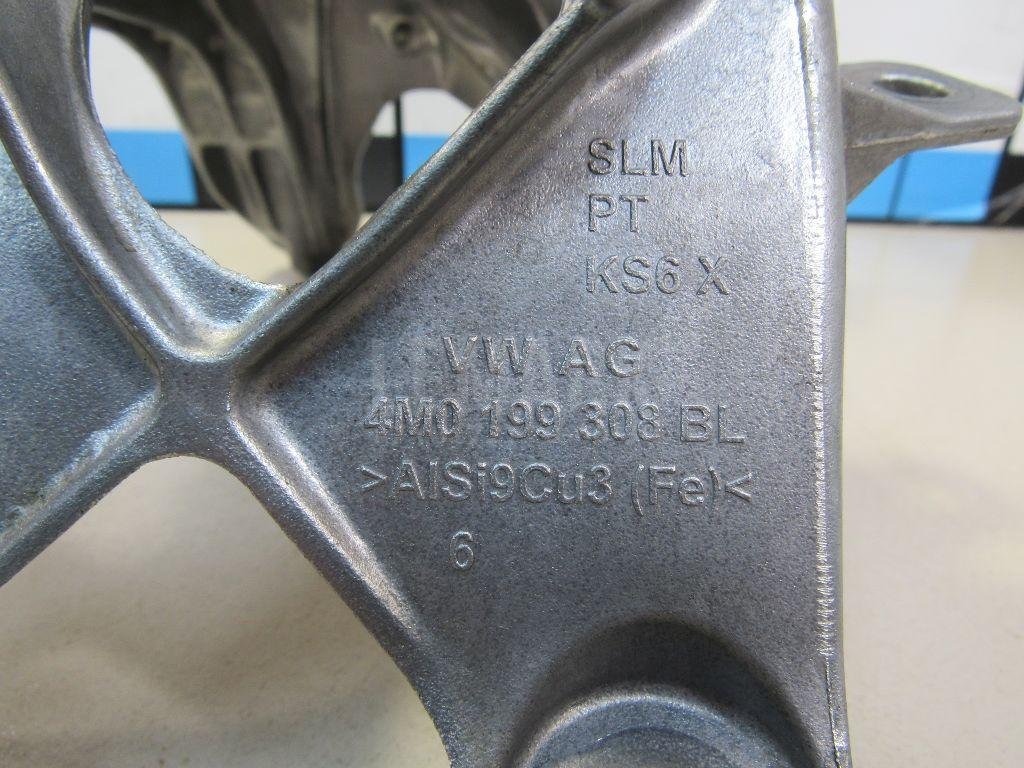 Кронштейн двигателя правый для  Audi A3 [8P1] 2003-2013