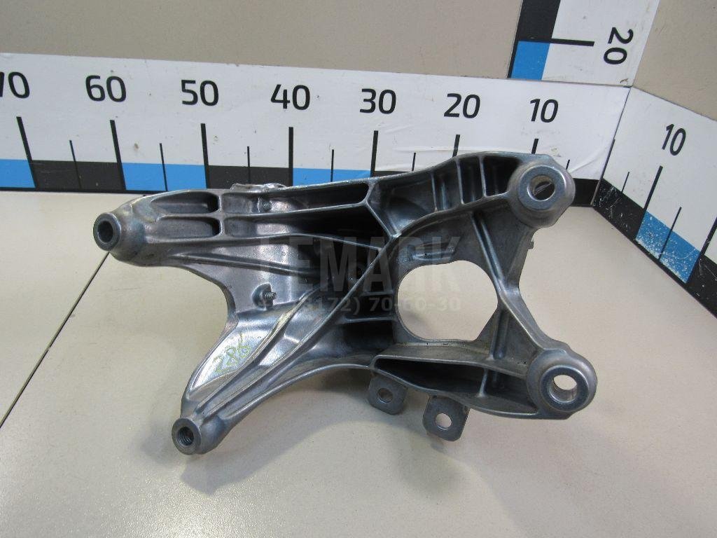 Кронштейн двигателя правый для  Audi A3 [8P1] 2003-2013