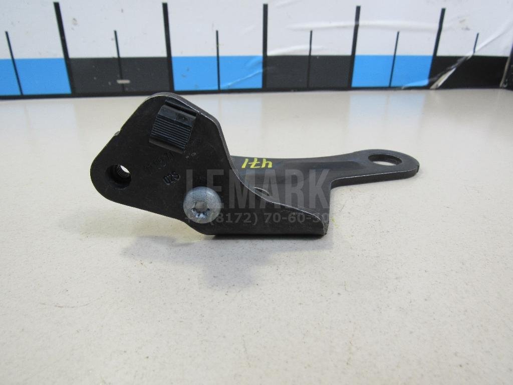 Кронштейн двигателя