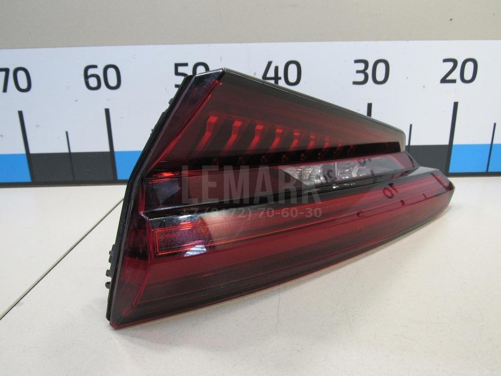 Фонарь задний внутренний правый