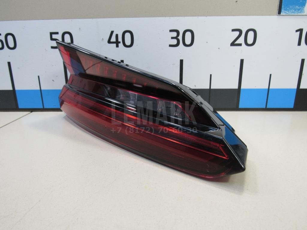 Фонарь задний внутренний правый