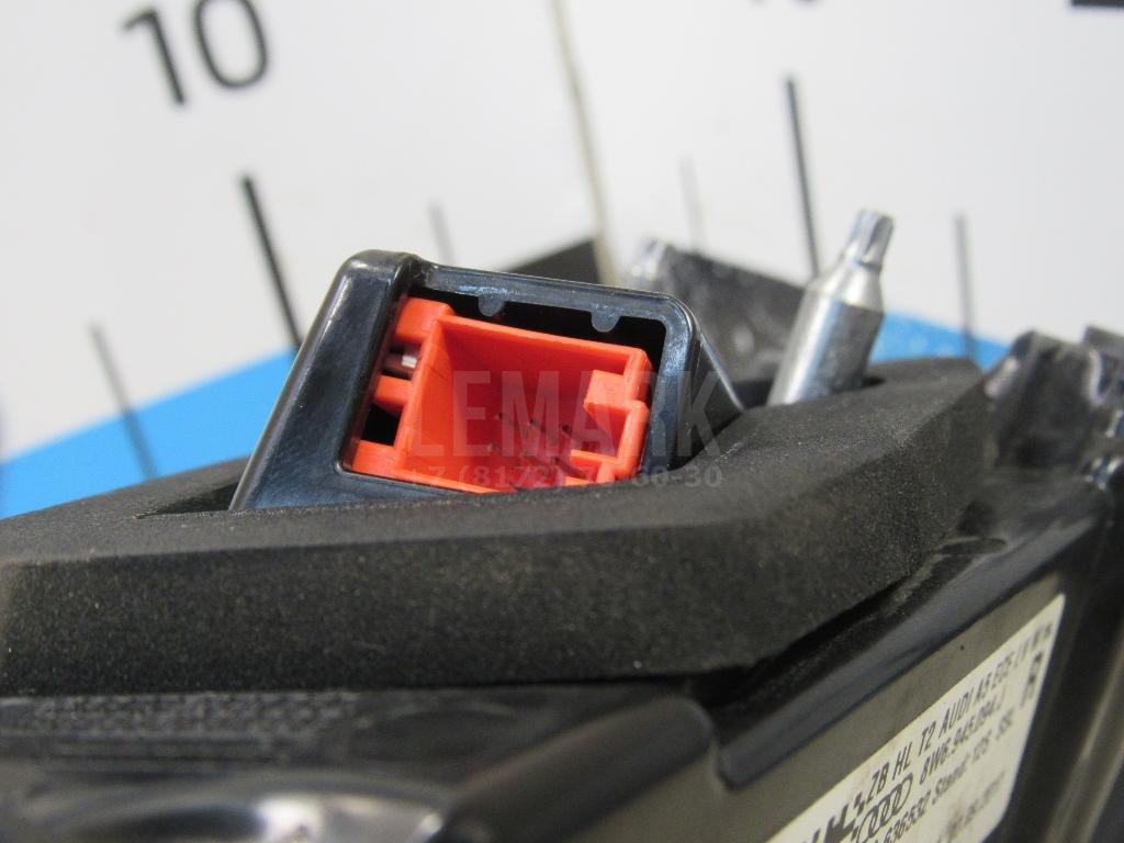 Фонарь задний внутренний правый