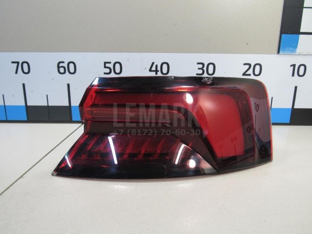 Фонарь задний наружный правый