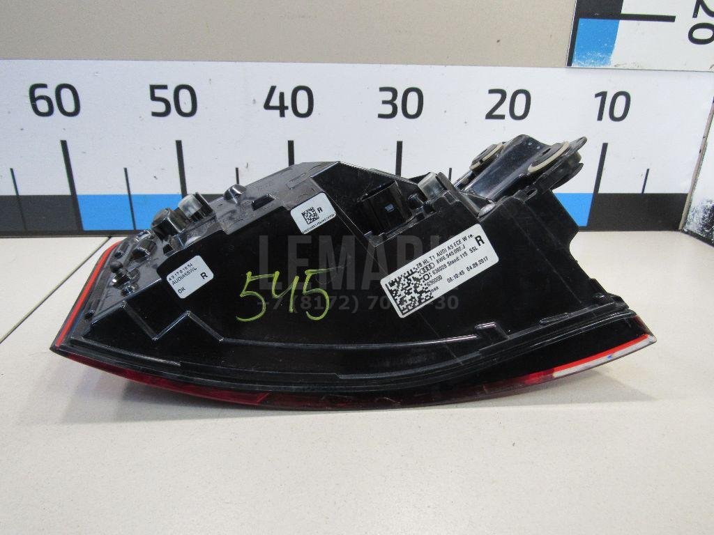 Фонарь задний наружный правый