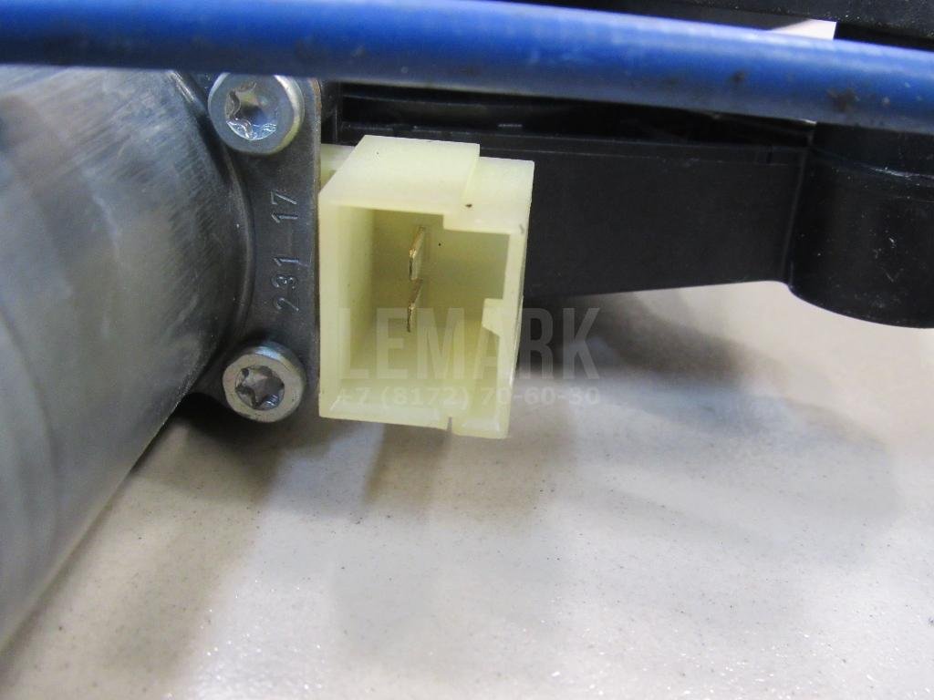 Стеклоподъемник электр. задний правый