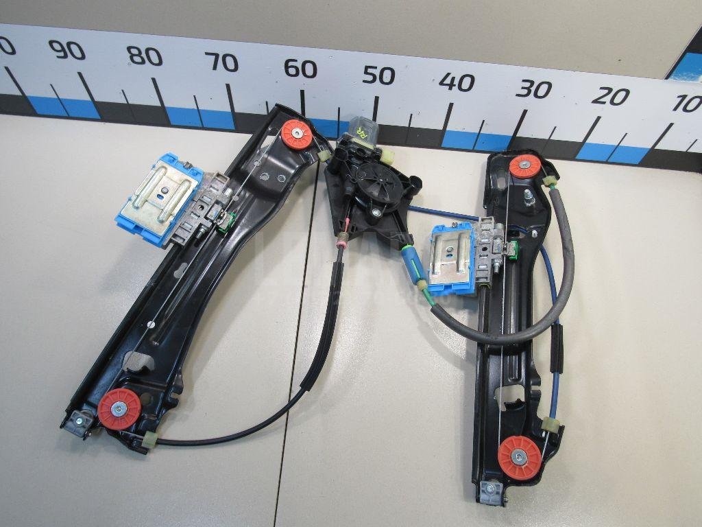 Стеклоподъемник электр. задний правый