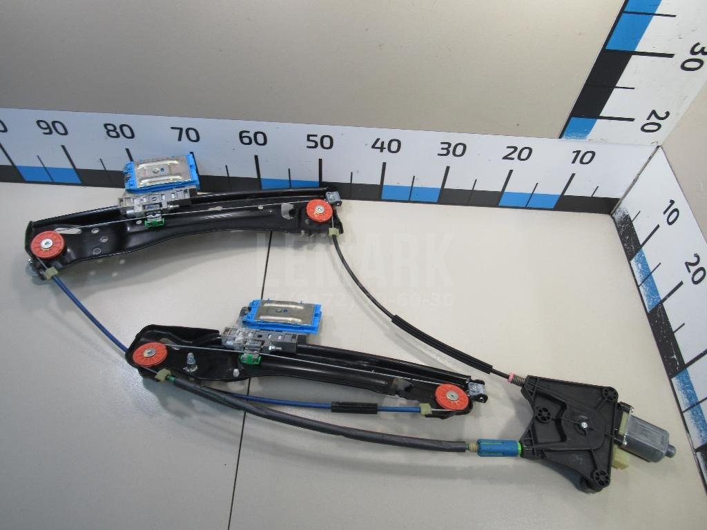 Стеклоподъемник электр. задний левый