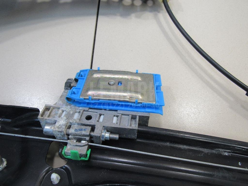 Стеклоподъемник электр. задний левый