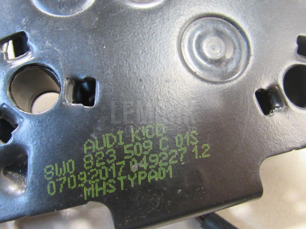 Замок капота