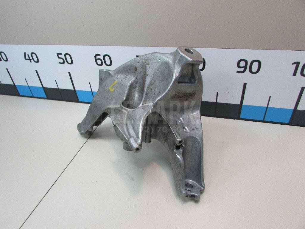 Кронштейн двигателя левый для  Audi A5/S5 (F5) 2017