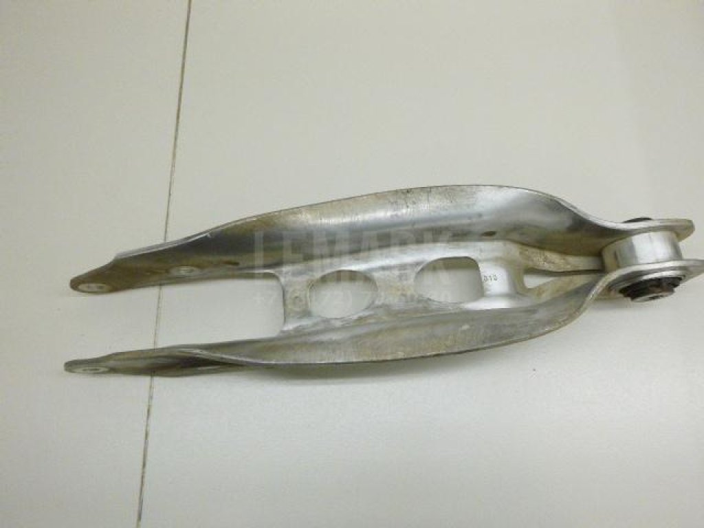 Рычаг задний поперечный