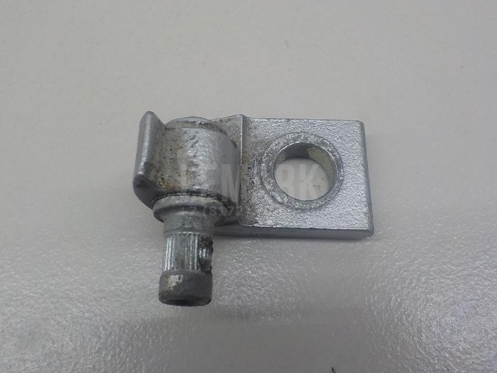 Петля двери