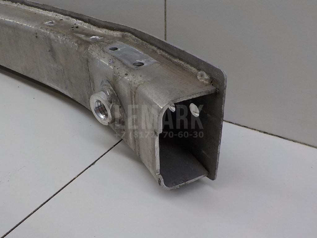 Усилитель переднего бампера