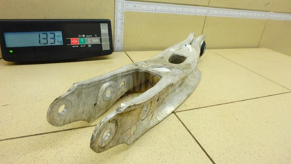 Рычаг задний поперечный