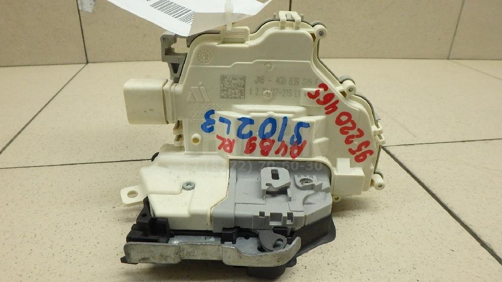 Замок двери задней левой