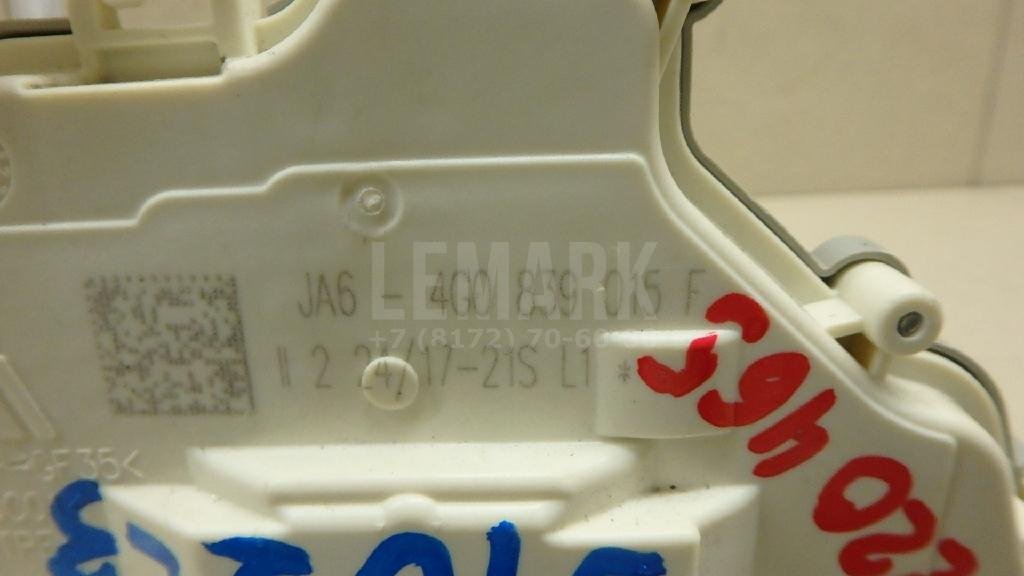 Замок двери задней левой