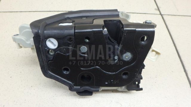 Замок двери задней левой