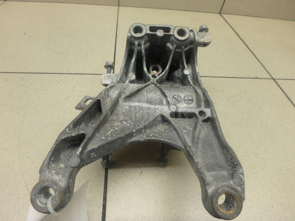 Кронштейн двигателя правый